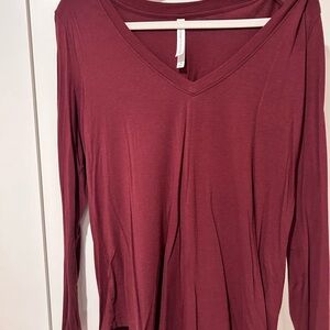 Women's V-Neck Long Sleeve Top - Burgundy